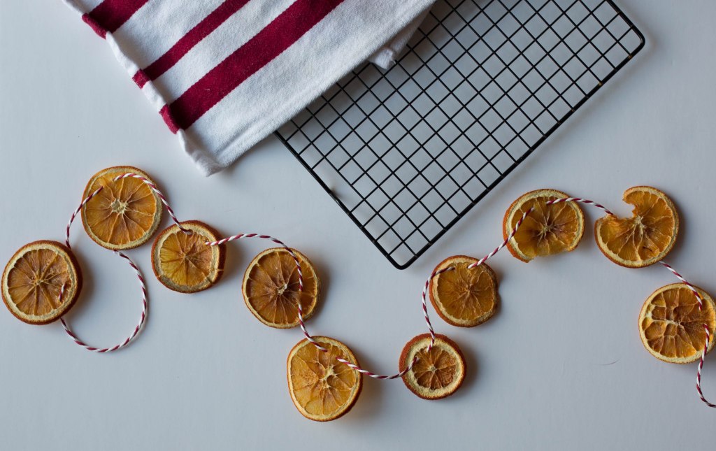 DIY Dried Orange&nbsp;Garland